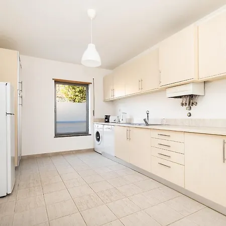 Cosy 4 Bedroom Duplex In Belem *